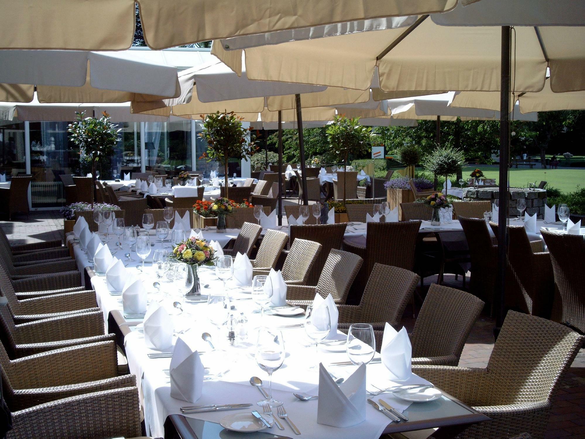 Ahauser Land & Golfhotel 알슈타트 외부 사진